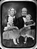 Brinchmann Christopher B og Louise med to av Alexs døtre.jpg